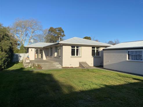 37 Trevors Road, Hampstead