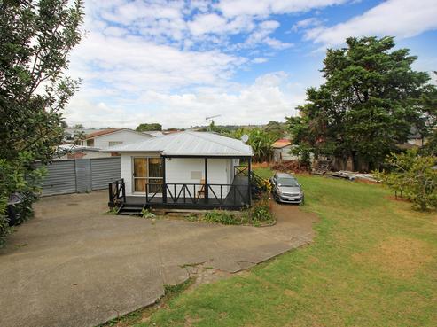105 Flat Bush Road, Clover Park