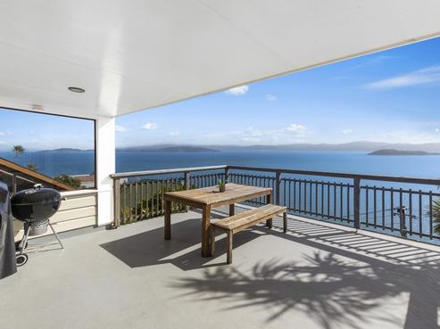 64 Ferry Road, Days Bay