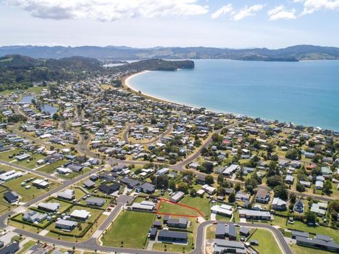 11 Admiral Drive, Cooks Beach
