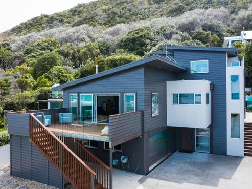 10 Makorori Beach Road, Pouawa