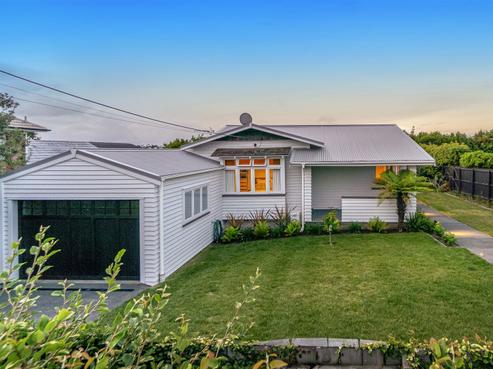 6 Westwell Road, Belmont