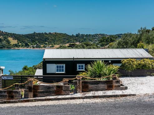 70 Burrell Road, Oneroa