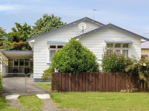 8 Bayly Street, Waitara