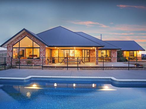 140 Ostrich Farm Road, Pukekohe