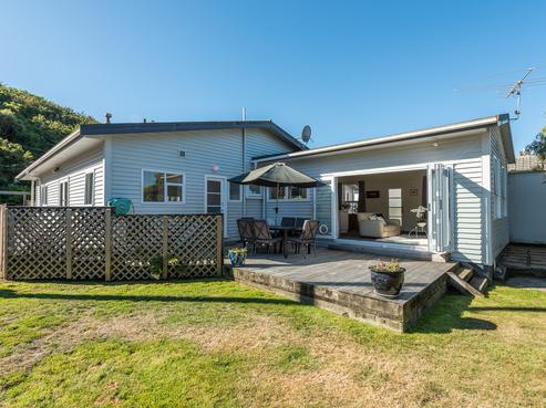 15 Darwin Street, Karori