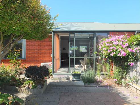 2/152 North Street, West End