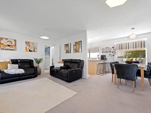 78 Field Street, Silverstream