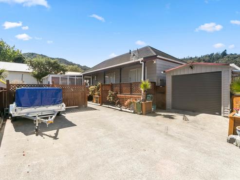 2/113 Kowhai Street, Naenae