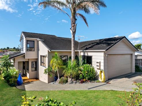 47 Albatross Road, Red Beach