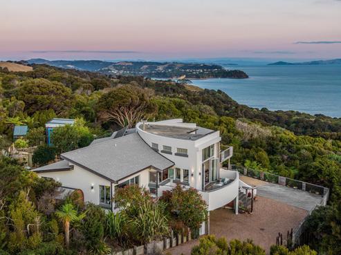 8 Walter Frank Drive, Waiheke Island