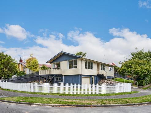 1 Kansas Grove, Totara Park