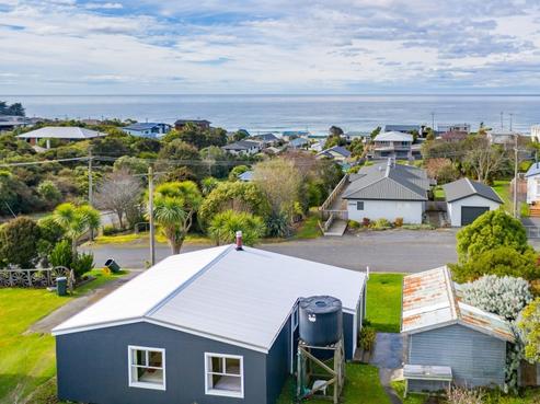 8 Miro Street, Kaka Point