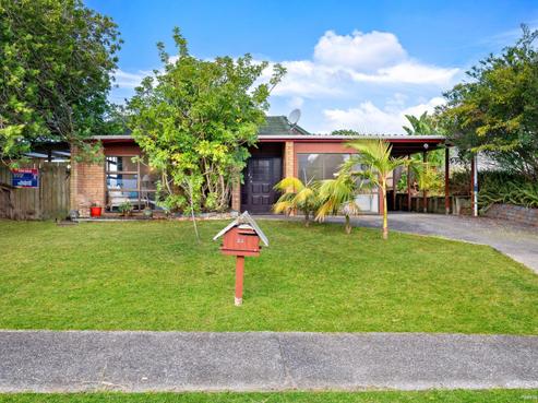 2A Binda Place, Botany Downs