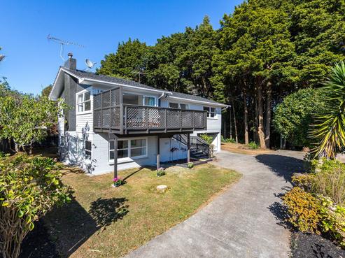 77 David Avenue, Hillpark