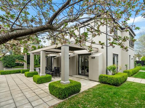2 Hogarth Lane, Burnside
