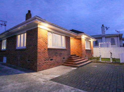 333 Western Hills Drive, Avenues