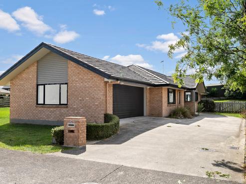 8 Lieshout Way, Pukekohe