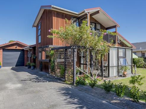 27 Knights Grove, Otaki
