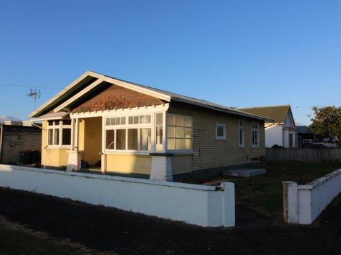 8 Eliot Street, New Plymouth Central
