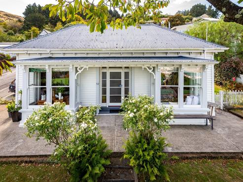 32 Simeon Quay, Lyttelton