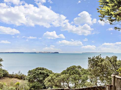 2/53 Churchill Road, Murrays Bay