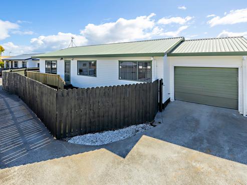 32 Barneys Farm Road, Clendon Park