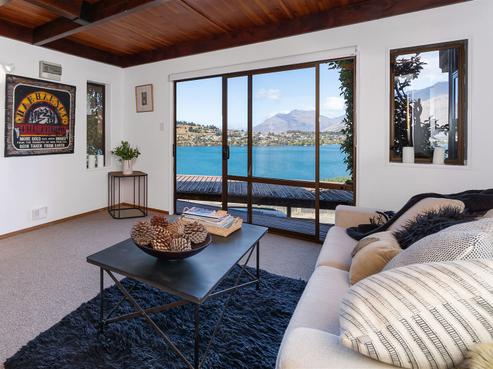 2D Larch Hill Place, Queenstown Central