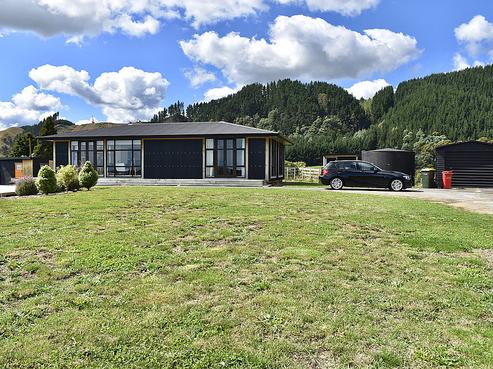 42 Tame Porati Street, Manakau