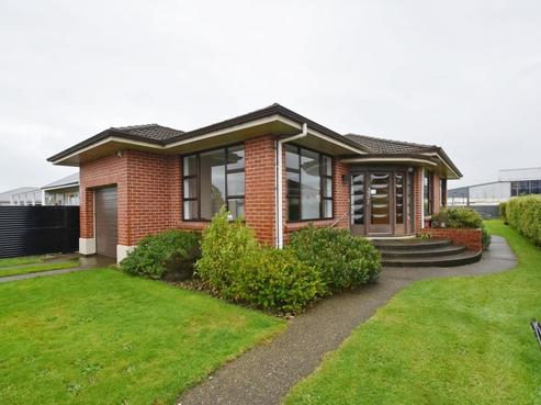 48 Lowe Street, Avenal