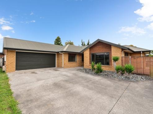 8 Henley Court, Huntington