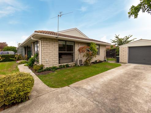 16 Veitches Road, Casebrook