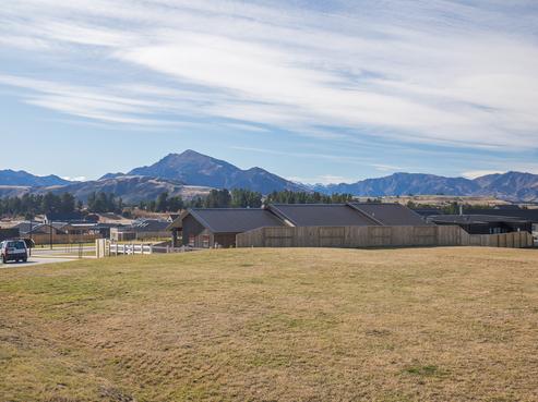 7 Bargour Street, Wanaka