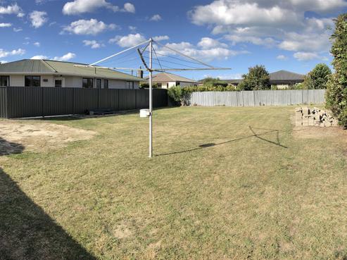 5A Warwick Crescent, Taradale