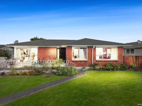 4 Cheam Place, Pakuranga Heights