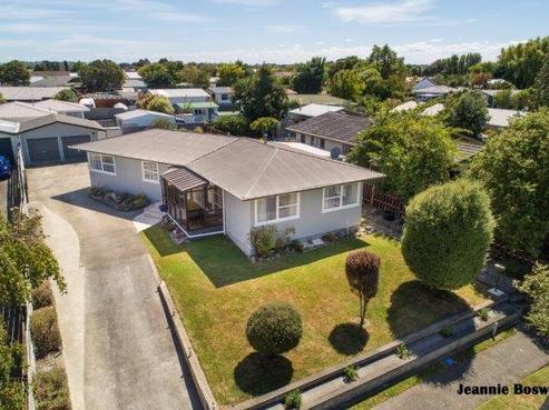 84 Apollo Parade, Milson