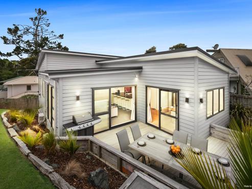 24 Shadon Place, Stanmore Bay