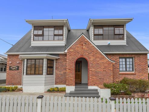 15 Bernard Street, Avenues