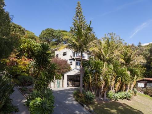 126 Oratia Place, Onemana