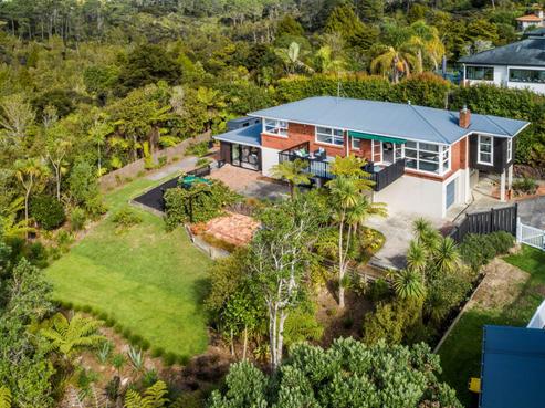 22 Asbury Crescent, Campbells Bay