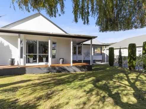 1312 High Street, Taita