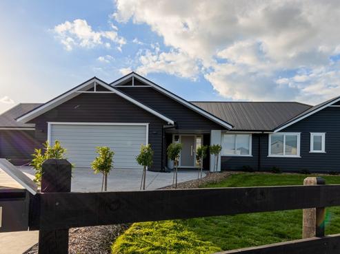 51 Mike Smith Drive, Cambridge