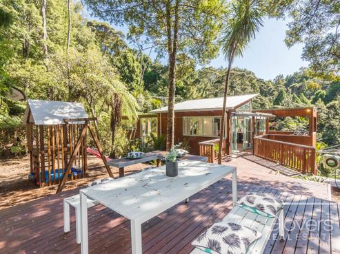 39 Kauri Loop Road, Oratia