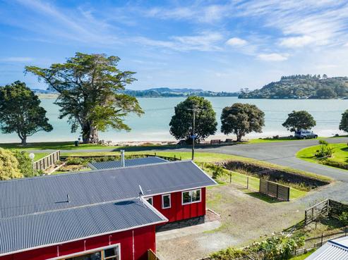 2 Regent Street, Whakapirau