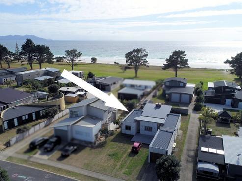 146 Sands Crescent, Matarangi