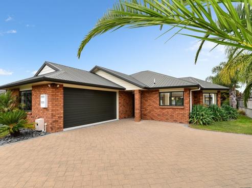 15 Westminster Place, Rototuna North