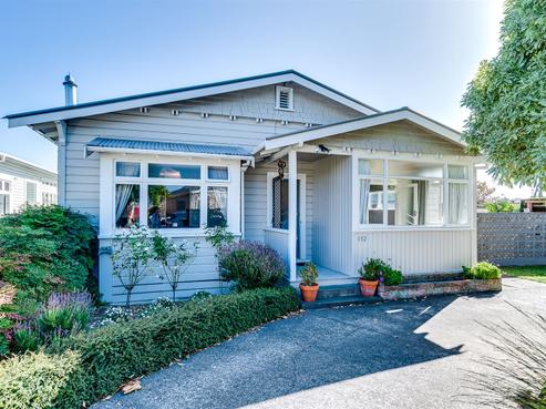132 Nelson Crescent, Napier South