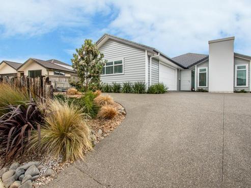 37 Waipunahau Road, Waikanae