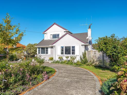 6 Dickson Crescent, Saint Johns Hill