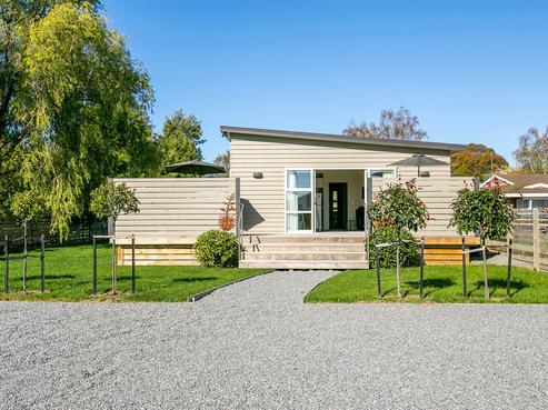 32 Sackville Street, Martinborough